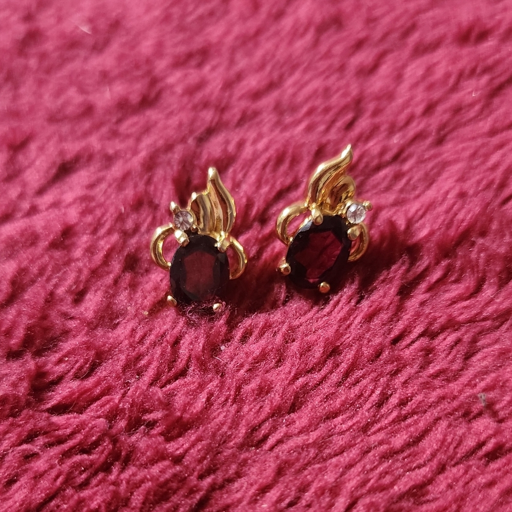 Elegant Gold and Red Gemstone Earrings